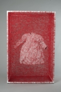 Chiharu Shiota, Zustand des Seins (Kinderkleid) / State of Being (Children’s Dress), 2013, Metal, children’s dress, red thread, 120 x 80 x 45 cm | 47.24 x 31.5 x 17.72 in # SHIO0036 